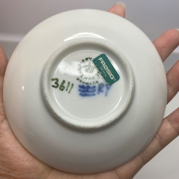 2Vintage Royal Copenhagen 'Wild Rose' Blue & White Floral Porcelain Trinket Dish - Picture 3 of 6